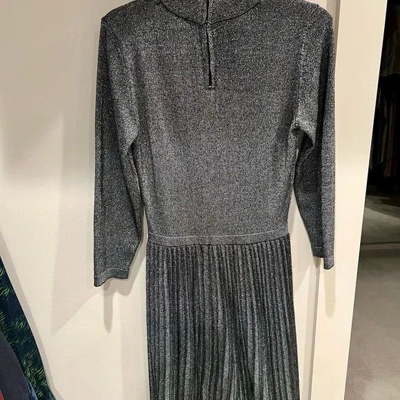 Tahari metallic fit and flare dress with pleats-like new! - Picture 6 of 8